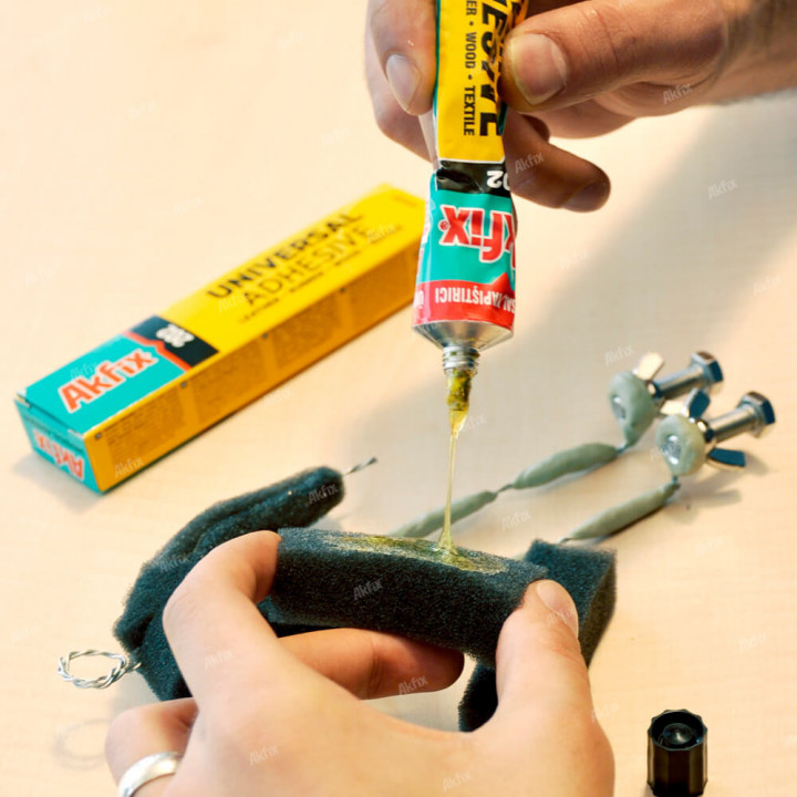 202 Universal Contact Adhesive